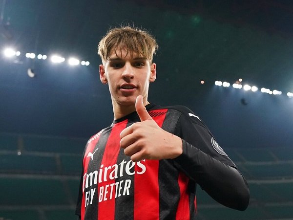 AC Milan Ingin Sisipkan Klausul Pembelian Kembali Dalam Barter Olzer-Tonali