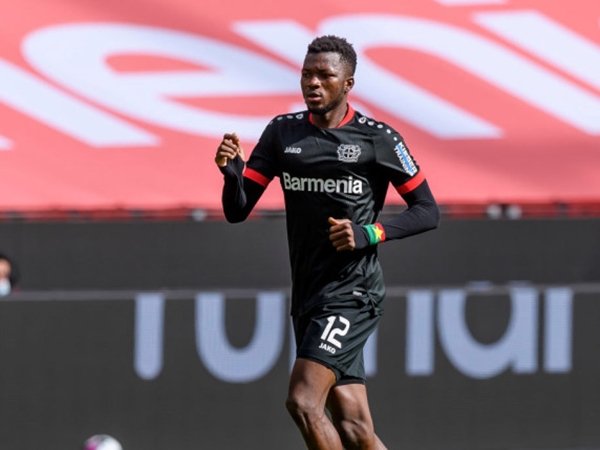 Tak Ada yang Konkret, Edmond Tapsoba Bantah Rumor Transfer ke Chelsea