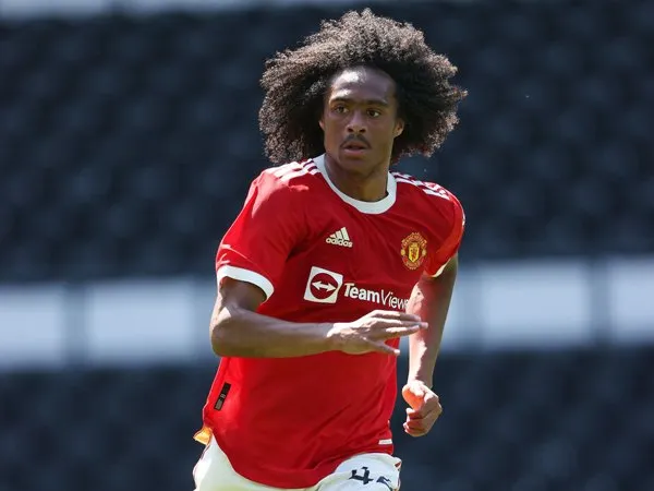 Winger Manchester United, Tahith Chong.