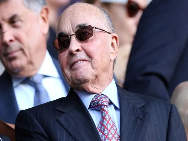 Joe Lewis kesal dengan cara Kane paksakan transfer ke City