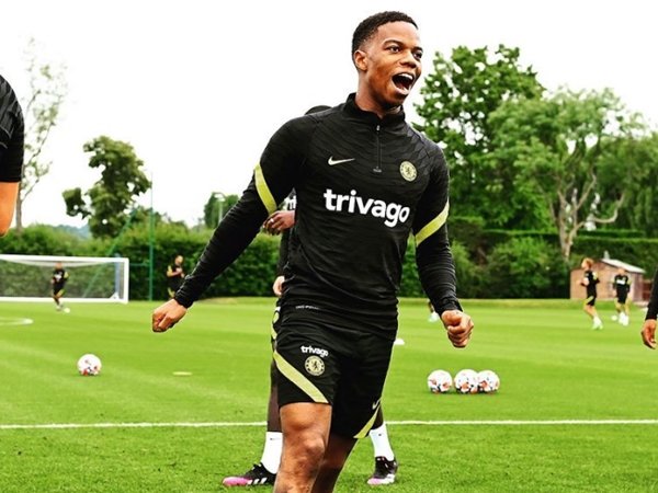 Charly Musonda Positif Terkena Virus Corona Selama Kamp di Irlandia