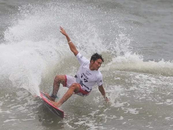 Peselancar Indonesia, Rio Waida. (Images: NOC Indonesia)