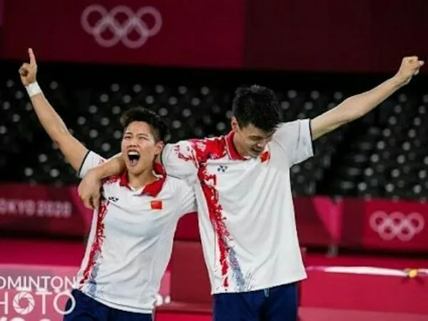 Wang Yi Lyu/Huang Dong Ping Rebut Emas Ganda Campuran Olimpiade Tokyo 2020