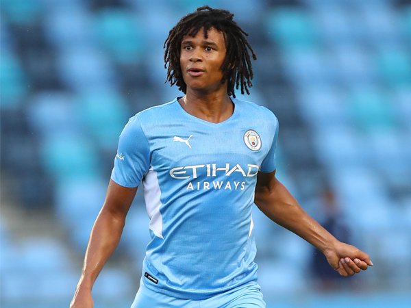 Nathan Ake Diprediksi Bakal Bersinar di Musim 2021/22