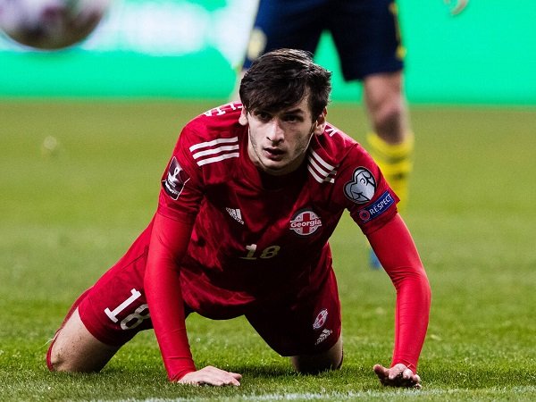 Ingin Tinggalkan Rubin, Kvaratskheli Enggan Komentari Rumor Transfer Milan