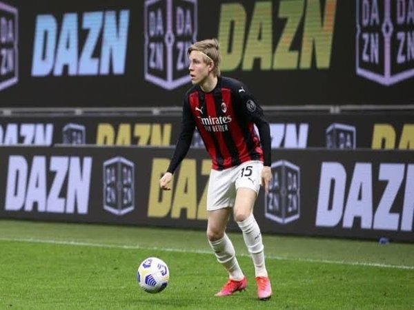 AC Milan Resmi Lepas Jens Petter Hauge ke Frankfurt