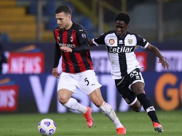 AC Milan Selangkah Lagi Amankan Transfer Gelandang Muda Parma Chaka Traore