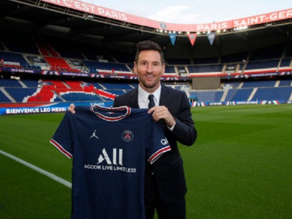 Cesc Fabregas Berikan Peringatan Keras ke Messi soal Ligue 1