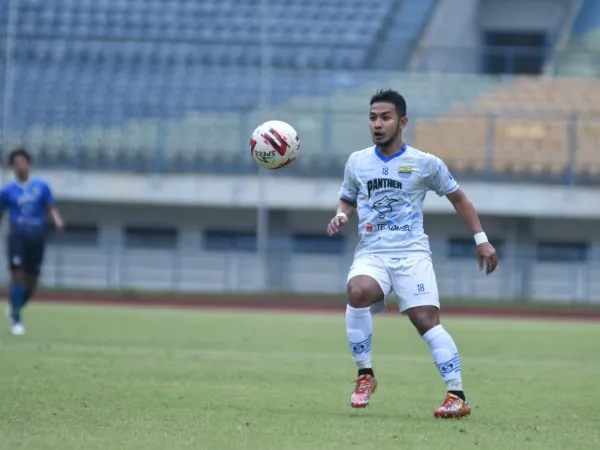 Zola Beberkan Alasan Terima Proposal Peminjaman Persela Lamongan