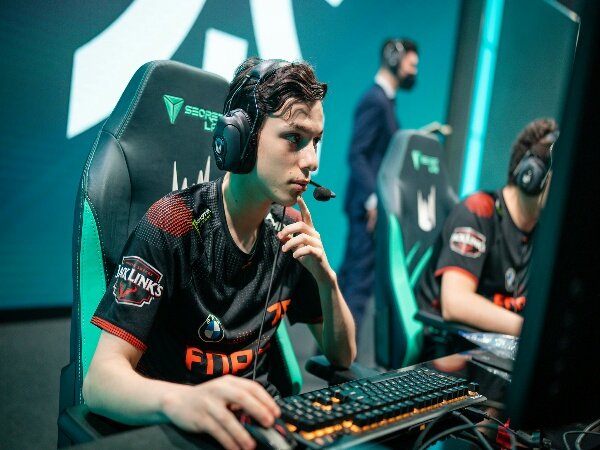 Positif Covid-19, Adam Bermain Terpisah dari Fnatic di Laga Playoff LEC