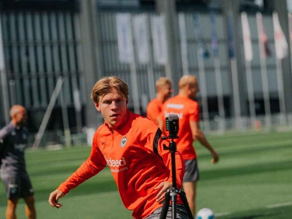 Detail Transfer Ke Frankfurt Terkuak, Ada Peluang Hauge Balik Ke AC Milan