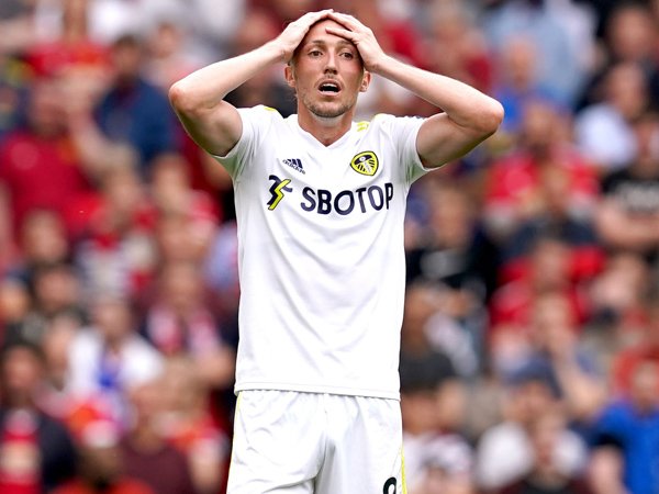 Usai Dibantai MU, Luke Ayling Minta Leeds Move On