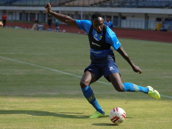 Masih Jalani Karantina, Castillion Akan Tiba di Bandung Sabtu