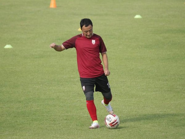 Persis Solo Resmikan Pemain Naturalisasi Yu Hyun Koo