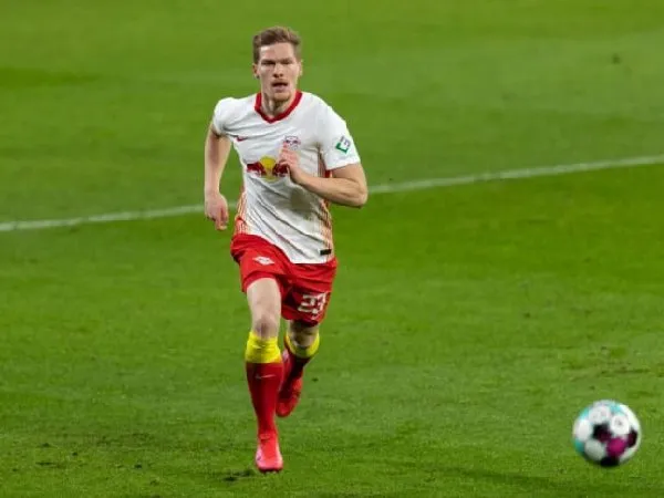 Borussia Dortmund segera selesaikan transfer Marcel Halstenberg