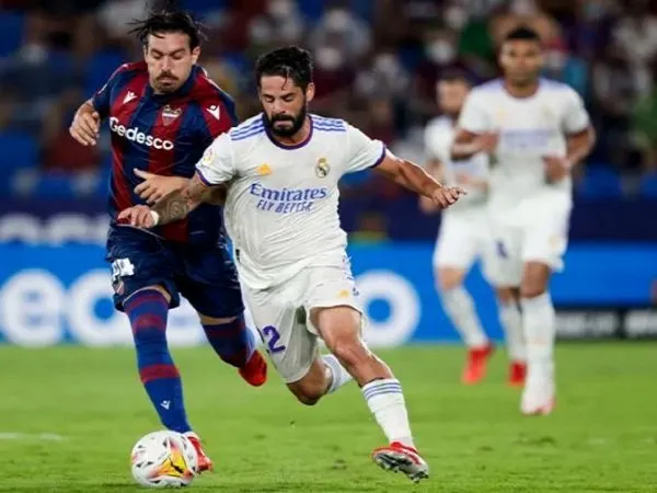 Isco saat Real Madrid melawan Levante. (Images: Getty)
