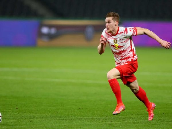 Peluang Marcel Halstenberg Gabung Ke Borussia Dortmund Cukup Besar