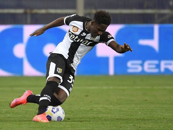 Dilirik Milan, Juventus Ingin Segera Amankan Servis Chaka Traore Dari Parma