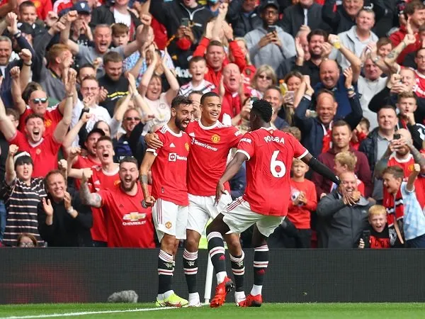 Manchester United berharap kembali ke jalur kemenangan saat melawat ke kandang Wolves.