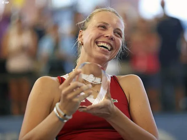Anett Kontaveit pulang dari Cleveland tanpa tangan hampa