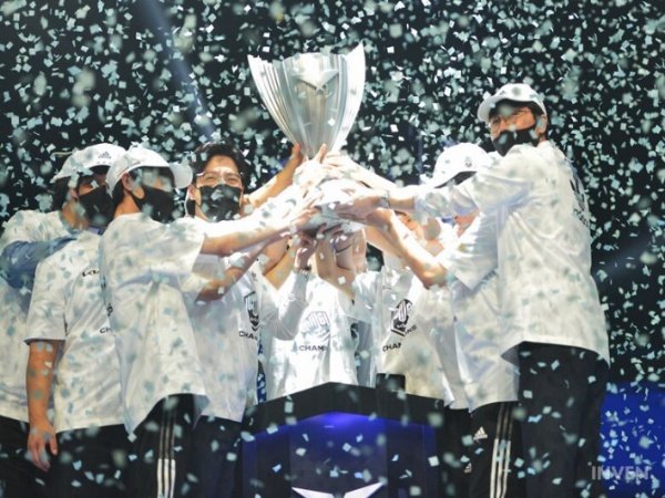 Tumbangkan T1, DWG KIA Rengkuh Gelar Juara LCK Summer Split 2021