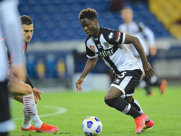 Diumumkan Hari Ini! AC Milan Rampungkan Transfer Chaka Traore Dari Parma