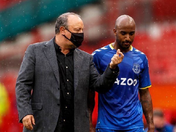 Rafael Benitez Akui Sempat Ingin Depak Fabian Delph dari Everton