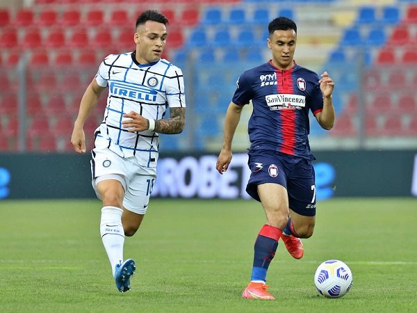 Sempat Bidik Adam Ounas, Dua Hal Ini Jegal Langkah AC Milan