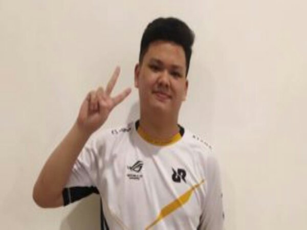 RRQ Hoshi vs Aura Fire 2-1, Alberttt Jaga Rekor Sempurna Ling di MPL ID S8