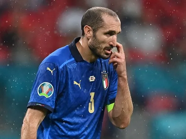Giorgio Chiellini sadari betapa berbahayanya Swiss.