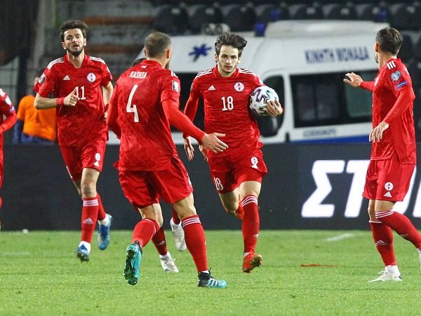 Milan Tertarik Buru Khvicha Kvaratskhelia dari Rubin? Begini Faktanya