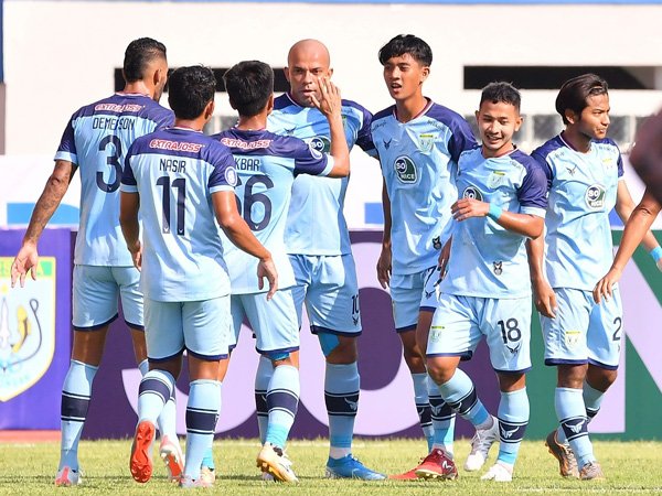 10 Pemain Persela Lamongan Berikan Persipura Jayapura Kekalahan Kedua