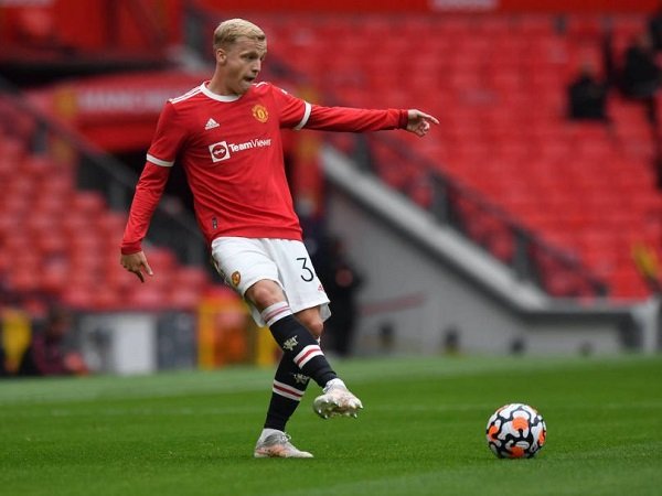 Agen Sebut Kembalinya Ronaldo Kabar Buruk, Milan Pantau Van de Beek