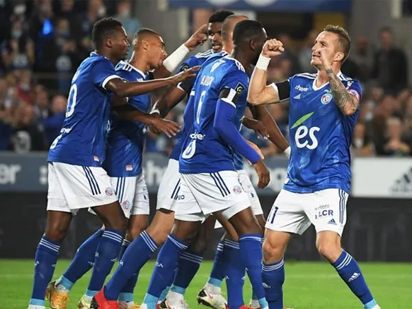 Strasbourg kalahkan Metz