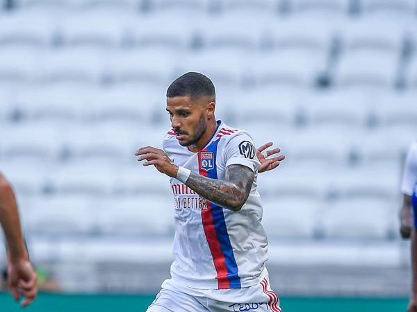 Bek Kiri Lyon Henrique Sebut Kartu Merah Untuk Timnya Tidak Tepat