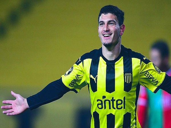 Atletico Madrid Disaingi Real Madrid Dalam Perburuan Agustin Martinez