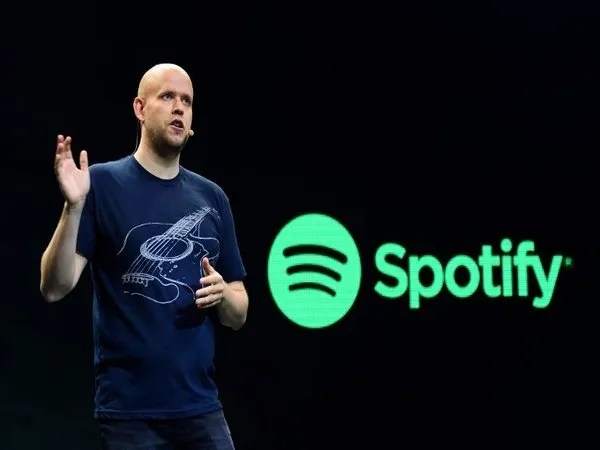 Bos Spotify yaitu Daniel Ek, disebut Thierry Henry masih memendam hasrat untuk menguasai saham mayoritas Arsenal / via Reuters