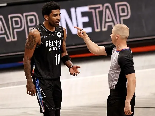 NBA akan potong gaji pemain yang absen berlaga karena tidak mau divaksin.