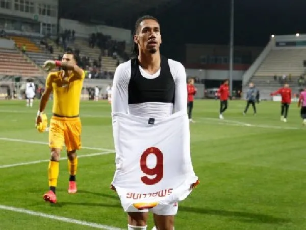 Jose Mourinho puji performa Chris Smalling saat AS Roma kalahkan Zorya Luhansk