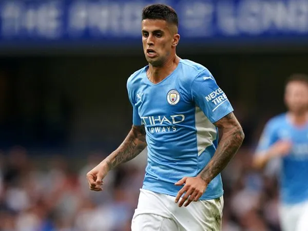 Bek sayap Manchester City, Joao Cancelo.