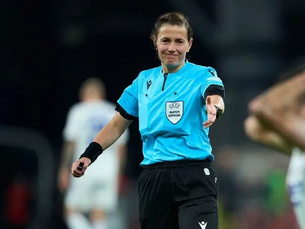 Inggris vs Andorra Akan Dipimpin oleh Seorang Wasit Perempuan