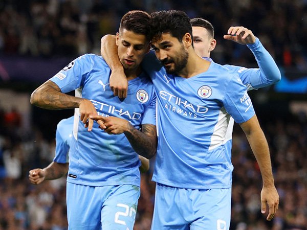 Manchester City Buktikan Bisa Tampil Menggigit Meski Tanpa Penyerang Tengah