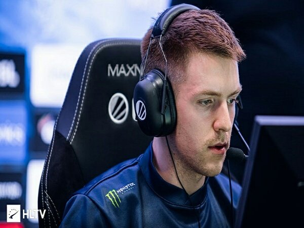 Waduh, xCeeD Tertidur Saat Kualifikasi CS:GO Major IEM Fall