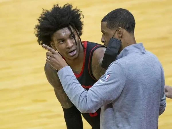 Stephen Silas fokus benahi pertahanan Houston Rockets.