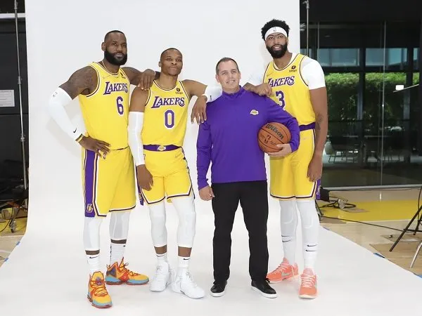 Metta World Peace percaya Lakers masih berpeluang besar raih gelar juara NBA 2021-2022.