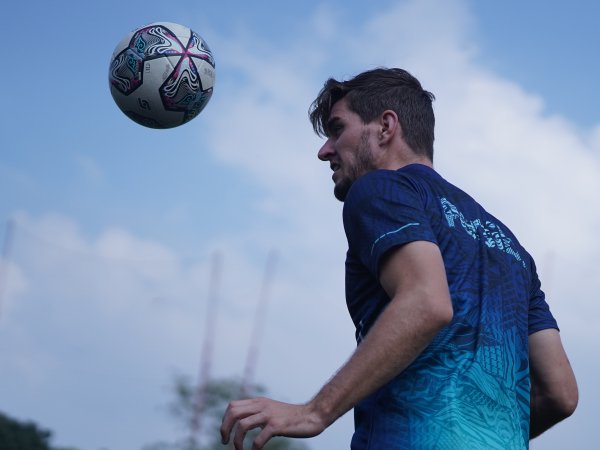 Kuipers Bersemangat Hentikan Ezechiel Saat Hadapi Bhayangkara