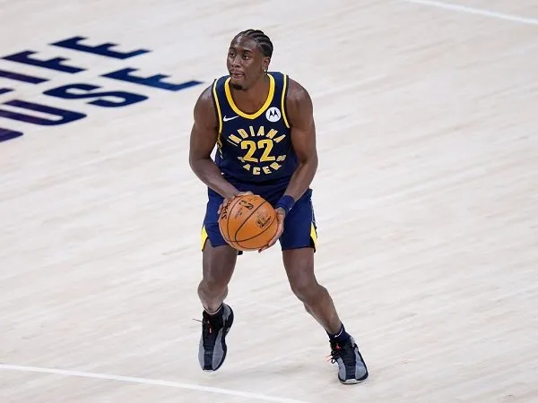 Caris Levert terpaksa menepi di laga pembuka karena cedera punggung.