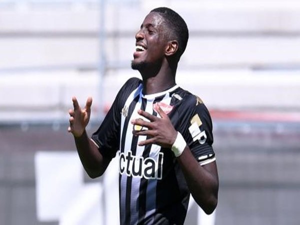 Atletico Madrid Siap Salip Chelsea Dalam Perburuan Penyerang Angers