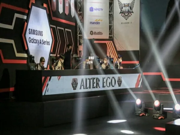 Hasil Playoff MPL ID S8: AE 3 vs 1 BTR Alpha, Robot Merah Pulang Duluan