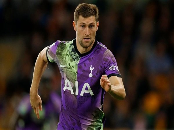 Davies Minta Jangan Ragukan Komitmen Tottenham Pasca Ditaklukkan Vitesse